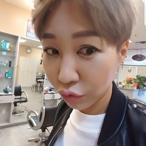 Meet your Posher, Lina